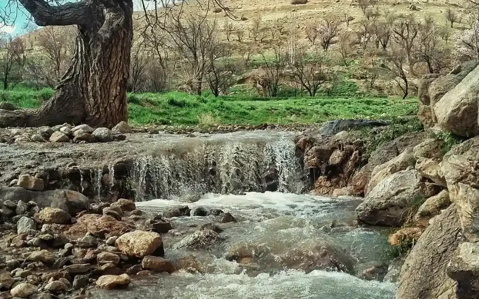 رودخانه روستای رزگ